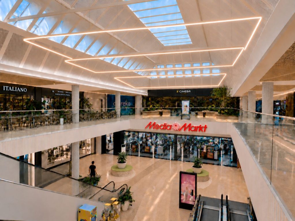 Barnasud shopping centre (Gavà): render of the new food court